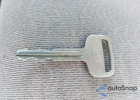 1999 Toyota Camry Ce/Le/Xle z USA, uszkodzony, nr VIN 4T1BG22K8XU877705